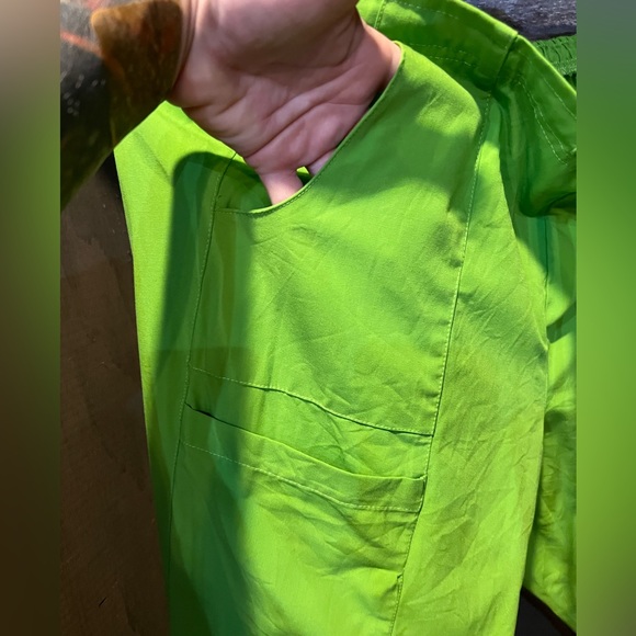Lime green scrub pants - Picture 2 of 6